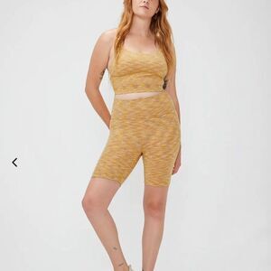 NWT Outdoor Voices Women's High-Waisted 7" Biker Shorts